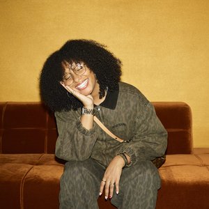 Image for 'Tia Gordon'